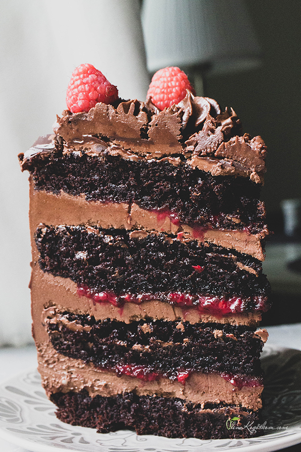 «😋 приятного аппетита 😋 вкусный торт…» — создано в Шедевруме